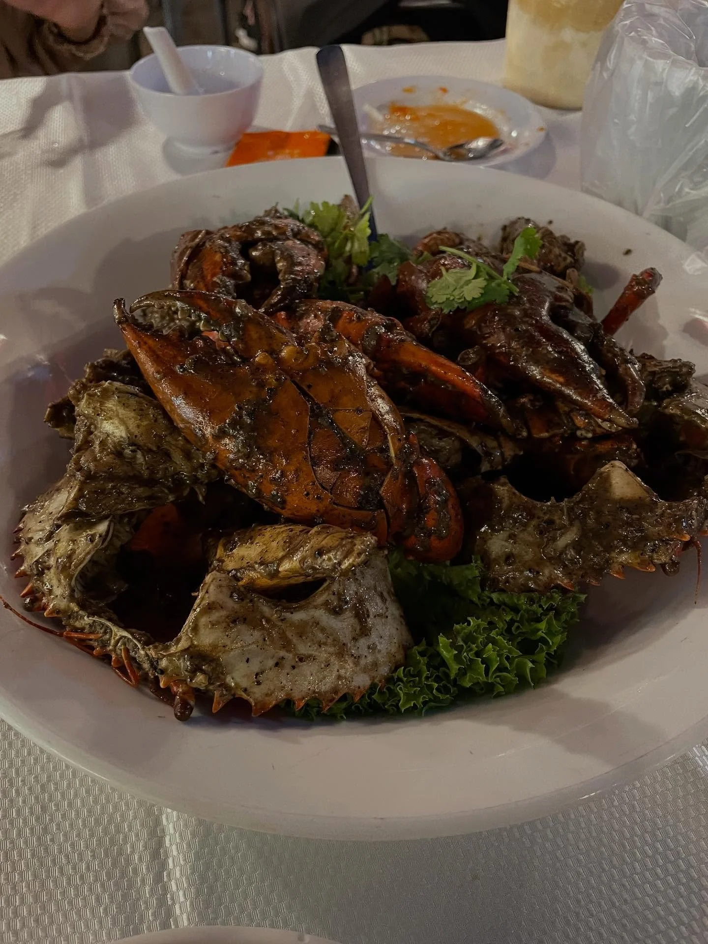 This post is my ode to my most favourite Black Pepper Crab at Jumbo Seafood @jumbogroup.singapore !  I take so many visitors here that I once went every week for a whole month, am always greeted like a long lost friend here. They have 4-5 outlets but