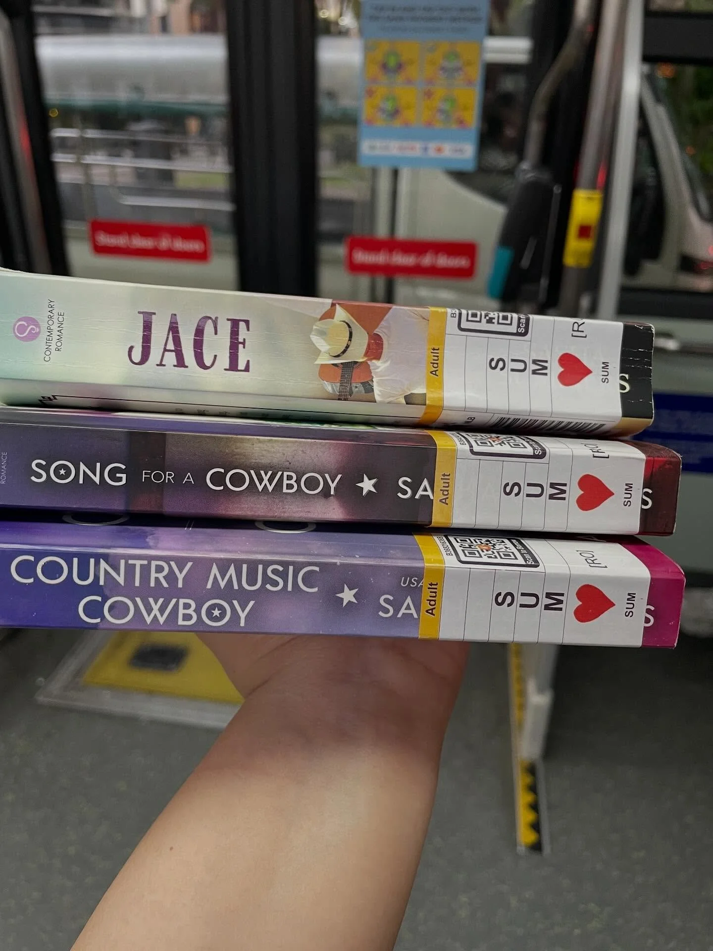 Took a deep dive into the world of Country Music thanks to @sasha.summers compelling trilogy featuring the King siblings who are superstars. It&rsquo;s funny how the books I am reading sometime mirror the shows or movies I am watching, because as I w