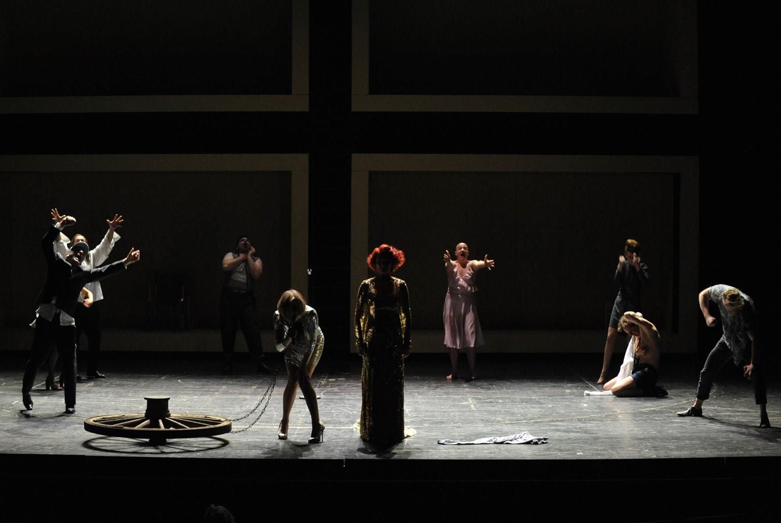 Hohmann, Schwittay, Rubino, Nironen, Feldmeier, Schrodt, Straub, von Treuenfels, Irle / © Hans-Otto-Theater