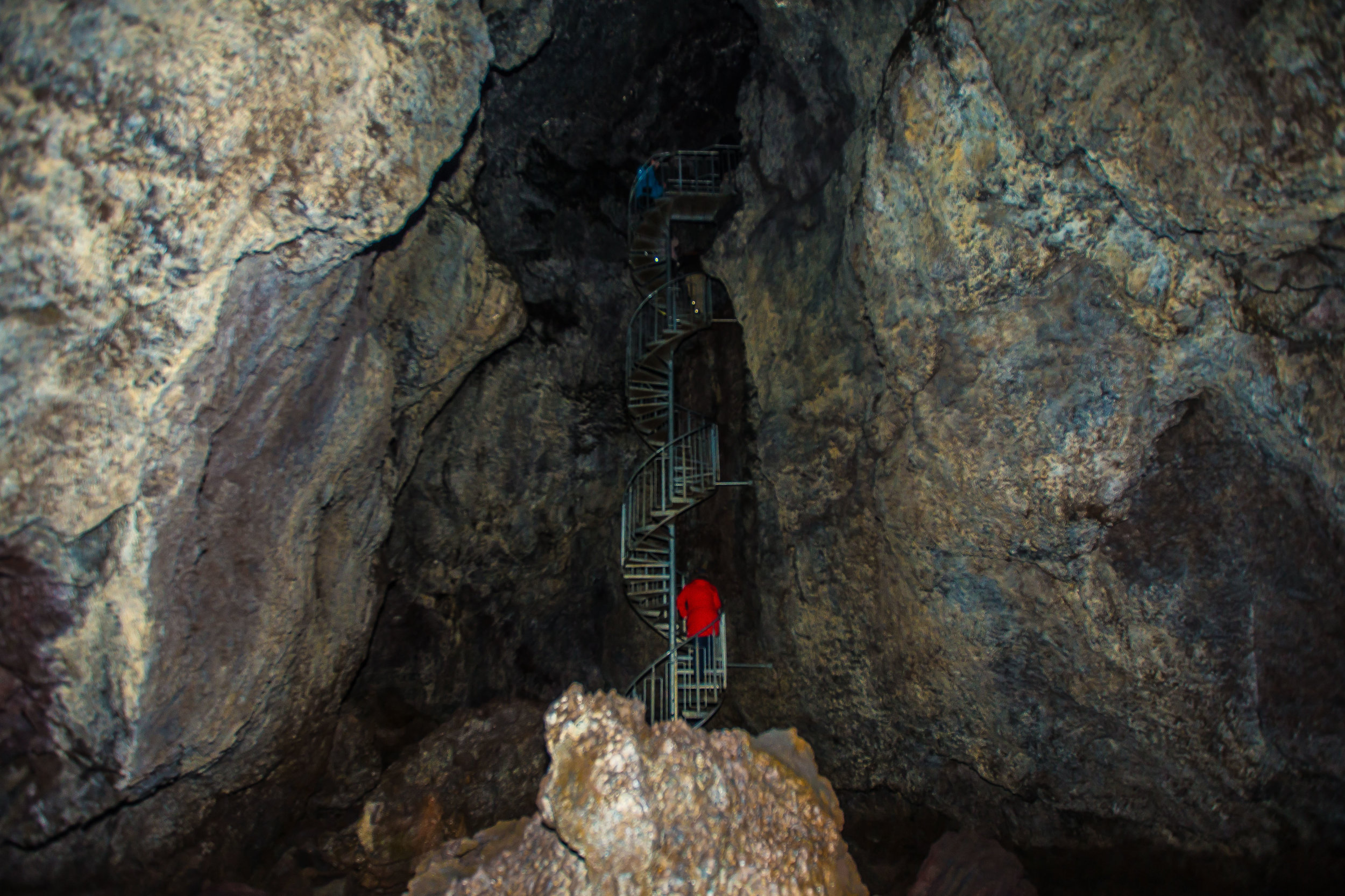 Vatnahellir - Cave exploring