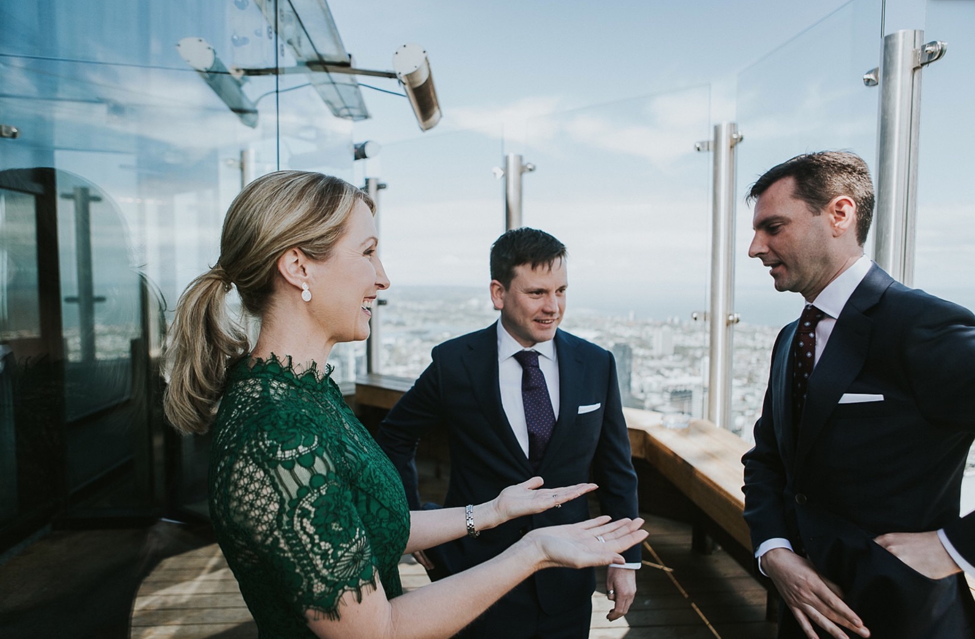 City weddings with Celebrant Sally Hughes (Julieanne Perara Photography)