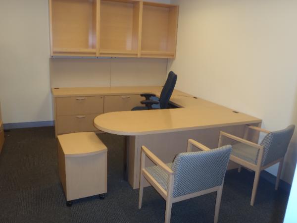 desks_with_maple_bookcase_hutch-600x450.jpg