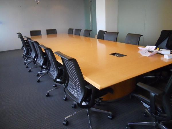 light_cherry_conference_room_table-600x450.jpg