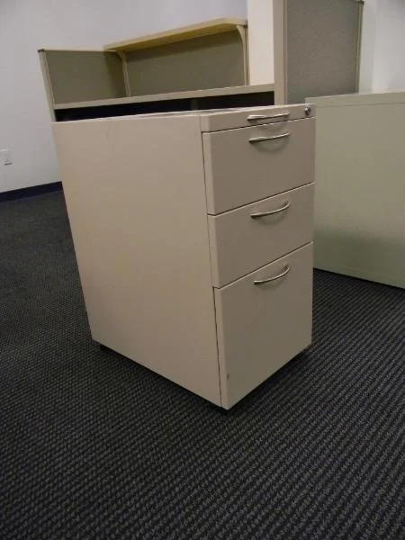 BBF_metal_pedestal_-_mobile_-_AIS-450x600.jpg