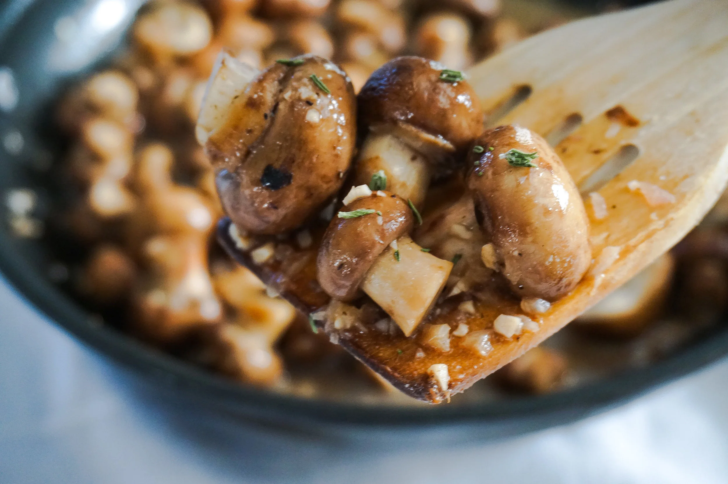 Garlic Button Mushrooms 