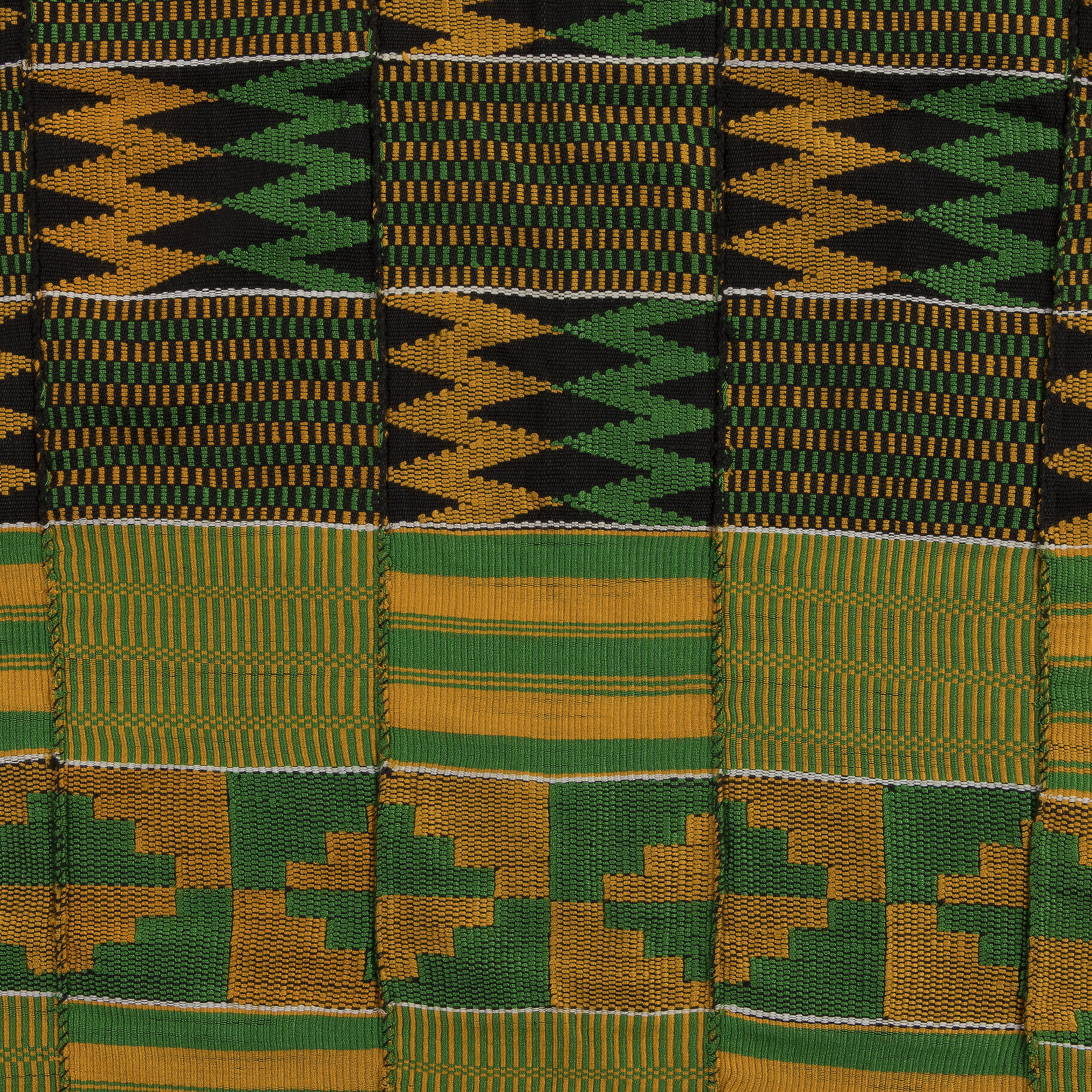 Abusua yɛ dcm Black and Green (Close Up).jpg