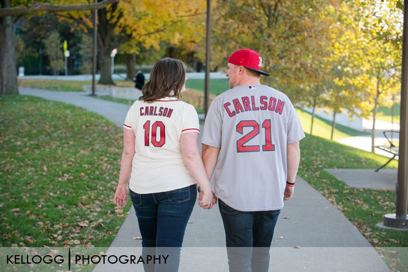 Scioto-Mile-Park-engagement-photo-03.jpg