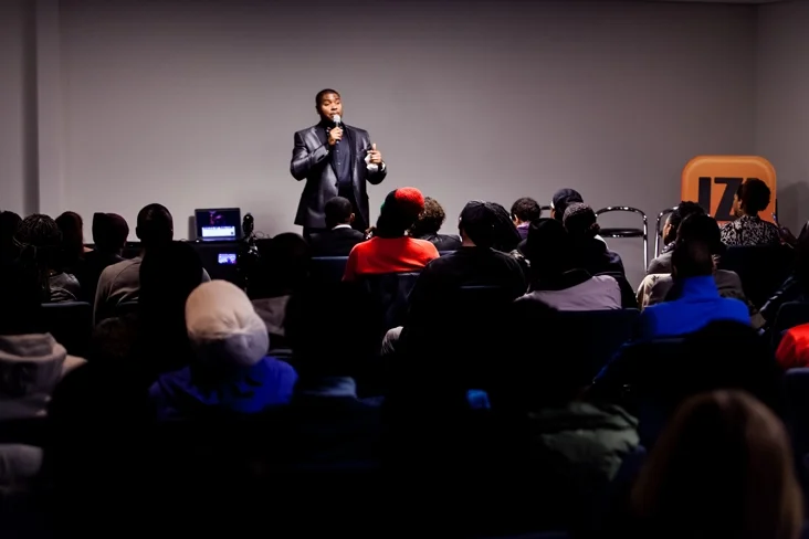 19-creasies-izi-tarik-nasheed-0203.jpg