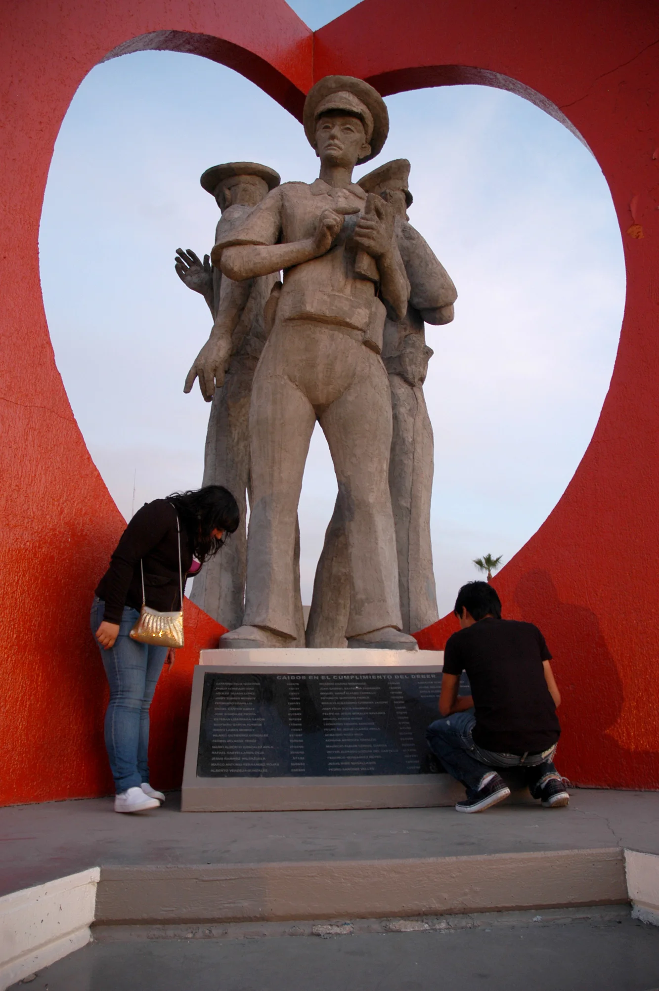 15_policia corazon.jpg
