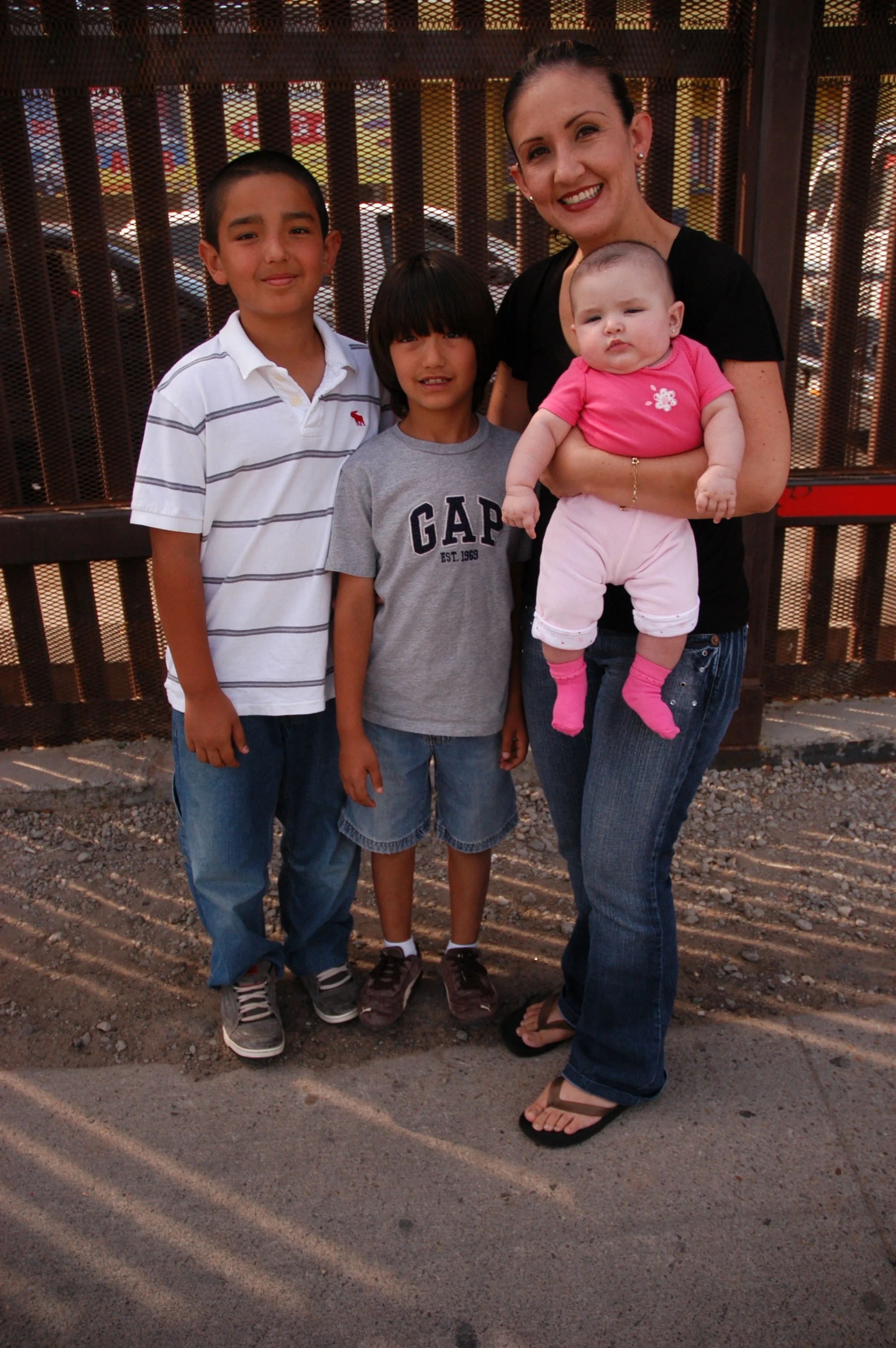 fence portraits DSC_0033 copy .JPG