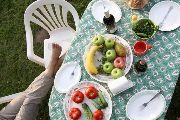 russia summertable.jpg