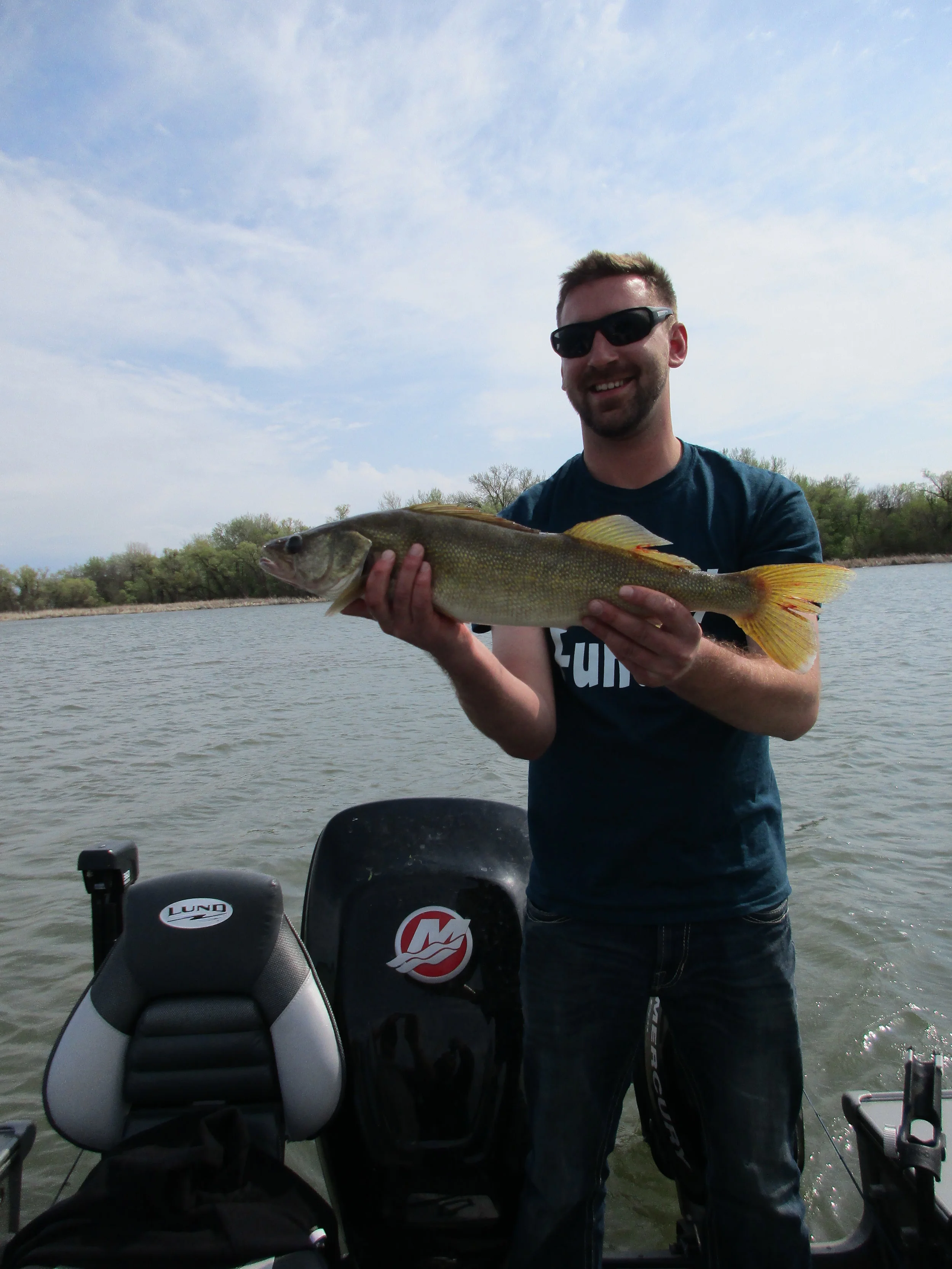 25" Walleye