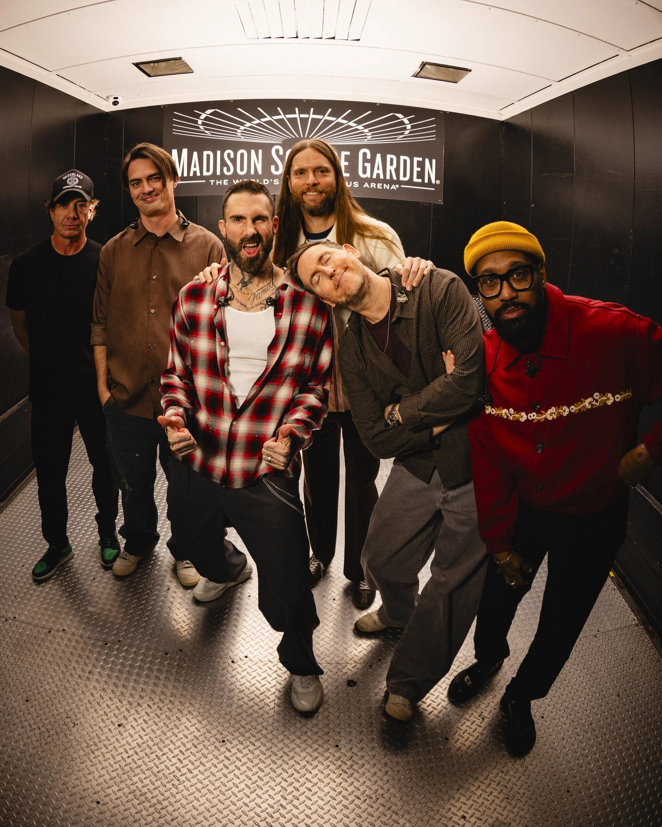 Maroon5_112025_002.jpg