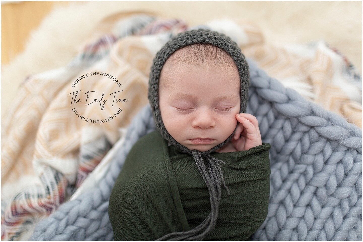 Got to meet this tiny friend this past weekend! &lt;3⁠
⁠
#reallife #reallove #newbornphotography #newborn #newbornphotographer #babyphotography #baby #newbornbaby #photography #babyboy #fresh #familyphotography #babyphotographer #newbornsession #newb
