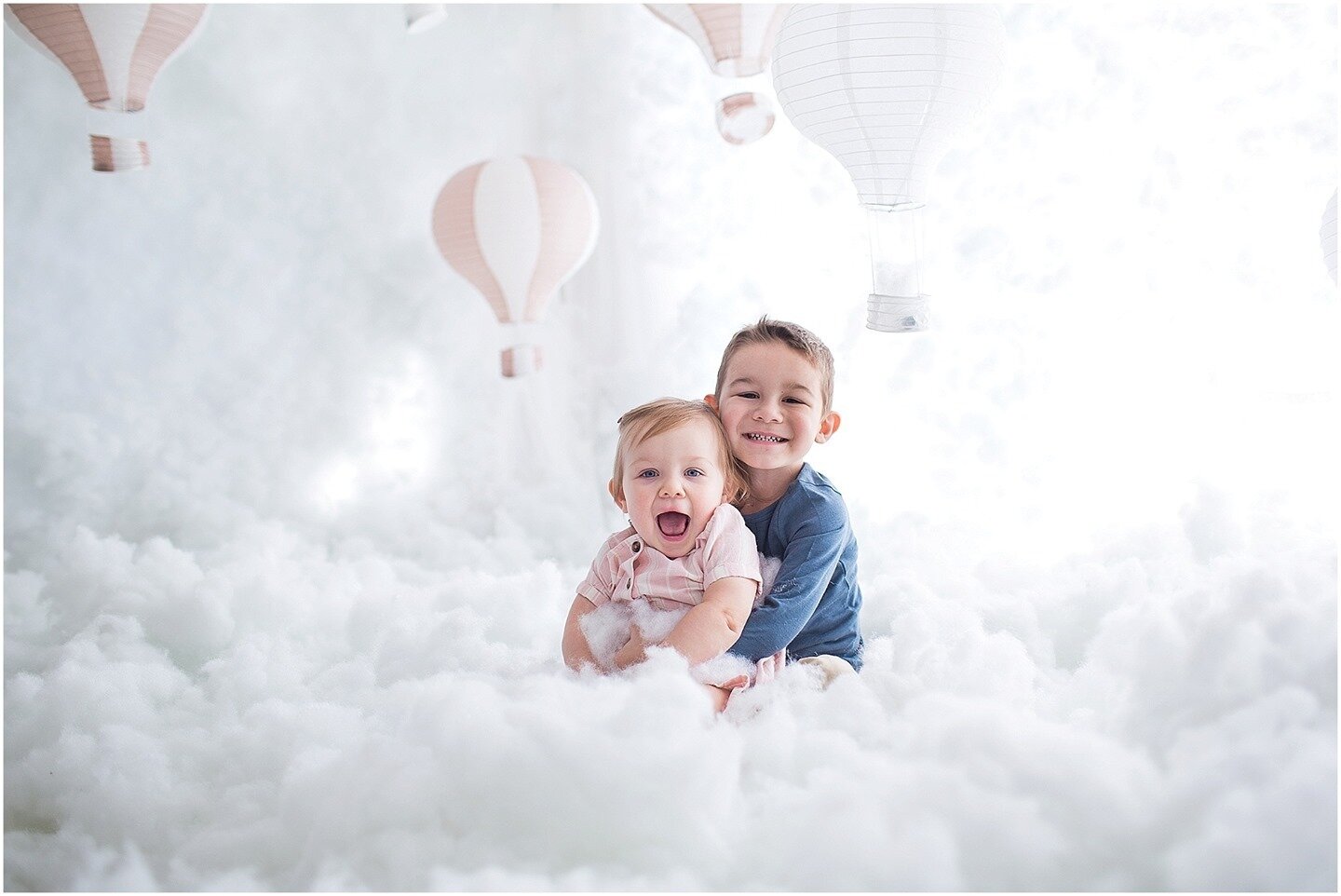I mean, let's be honest. We all want to lay in the clouds and gaze at a sky full of hot air balloons, right? ⁠
⁠
⁠
⁠
⁠
#realsmiles #becausemomentsmatter #emilyhallphotography #documentyourlife #documentyourlove #familyportraits