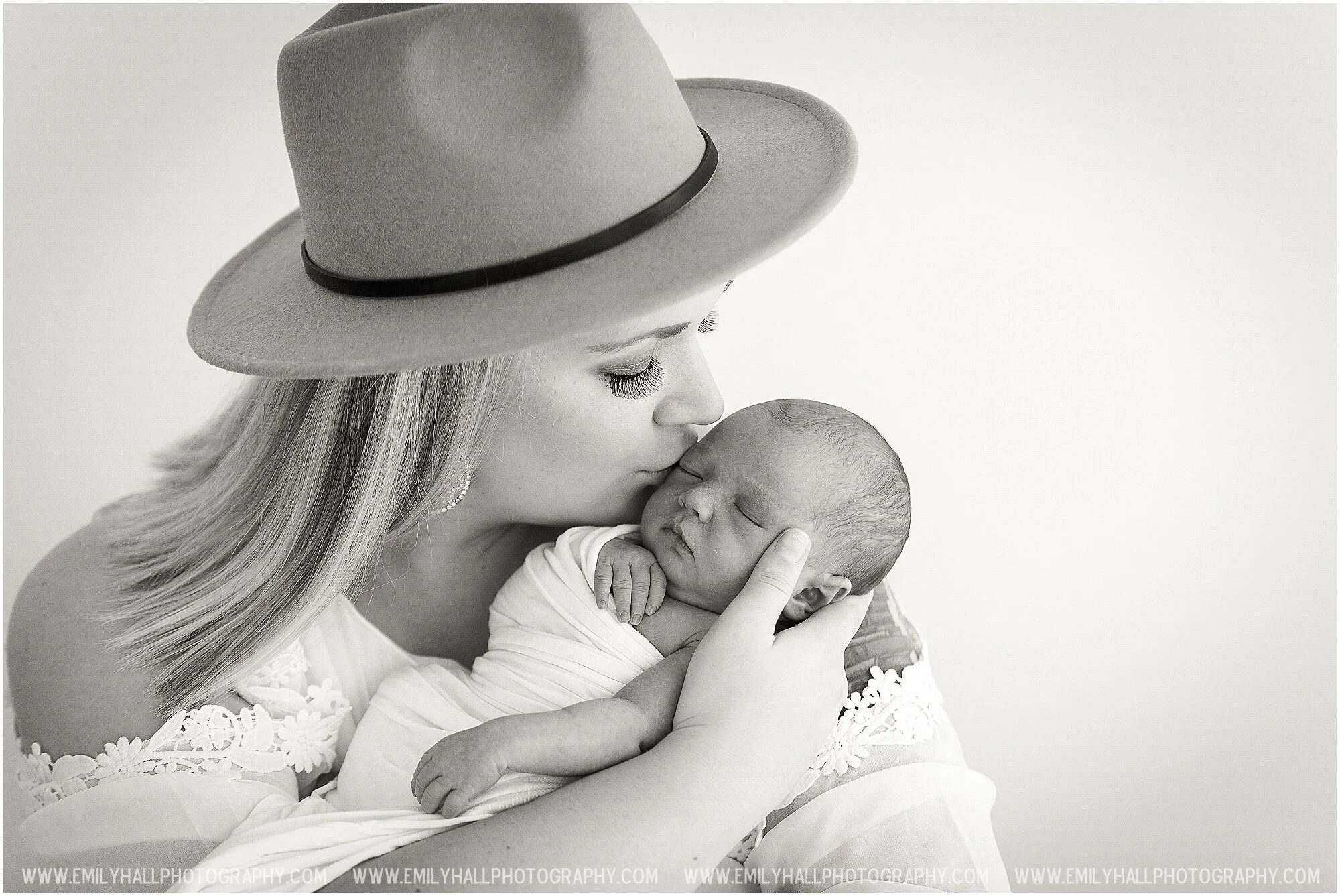 Newborn Photographer Willamette Valley-2-3.jpg