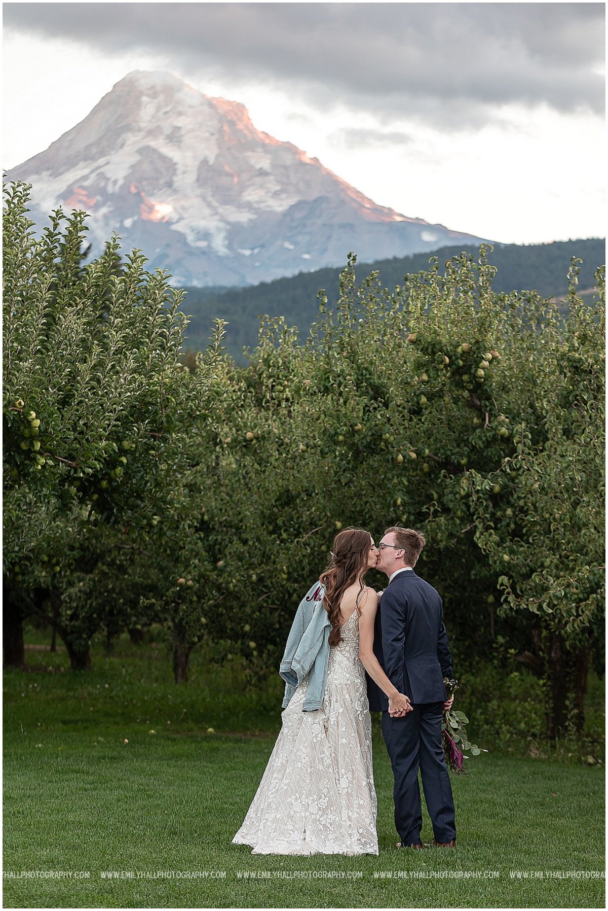 Mt Hood Orchards Wedding-0078.jpg