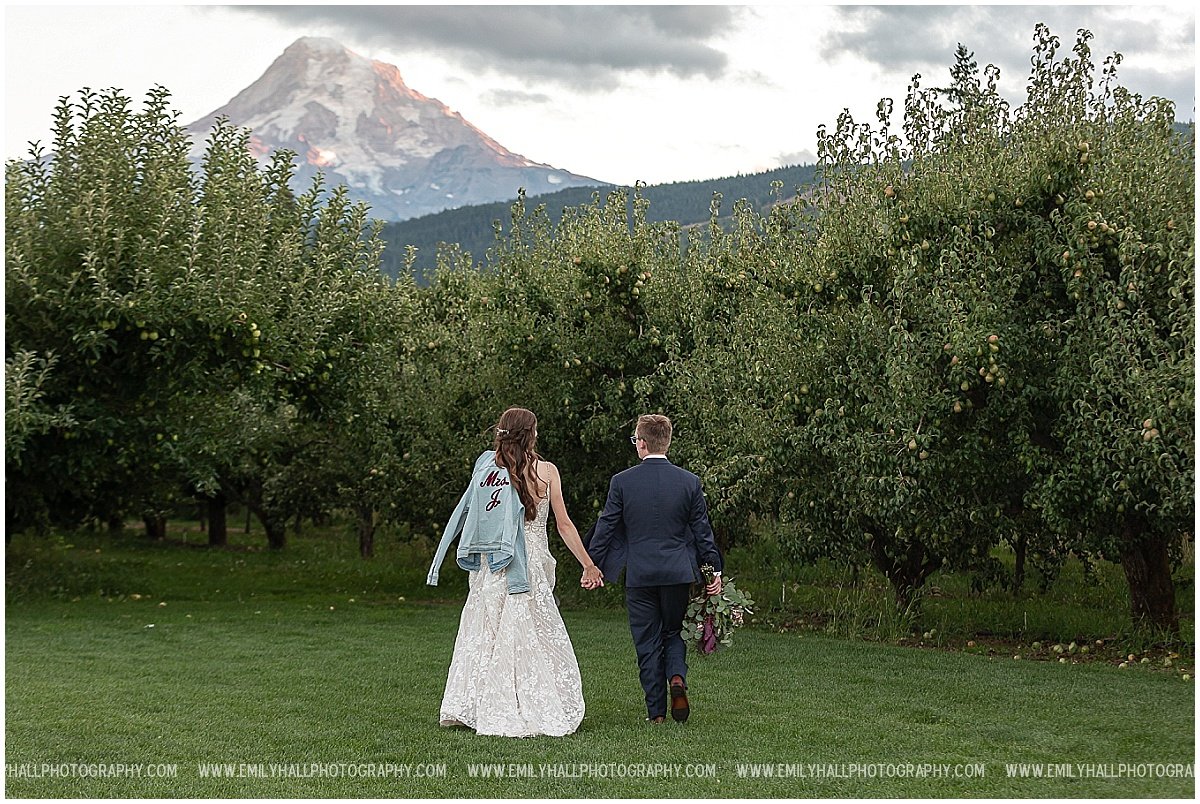 Mt Hood Orchards Wedding-2-13.jpg