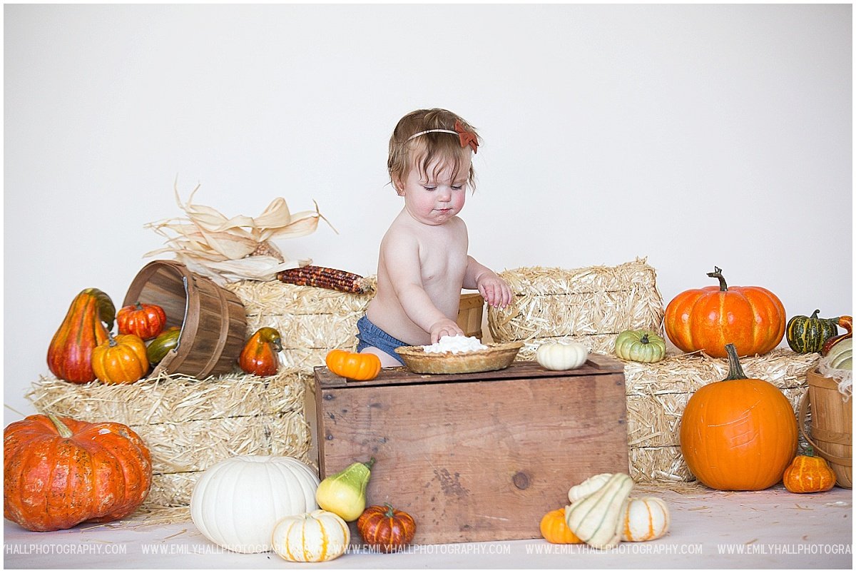 Emily Hall Photography - Cake Smash Portraits-2401.JPG