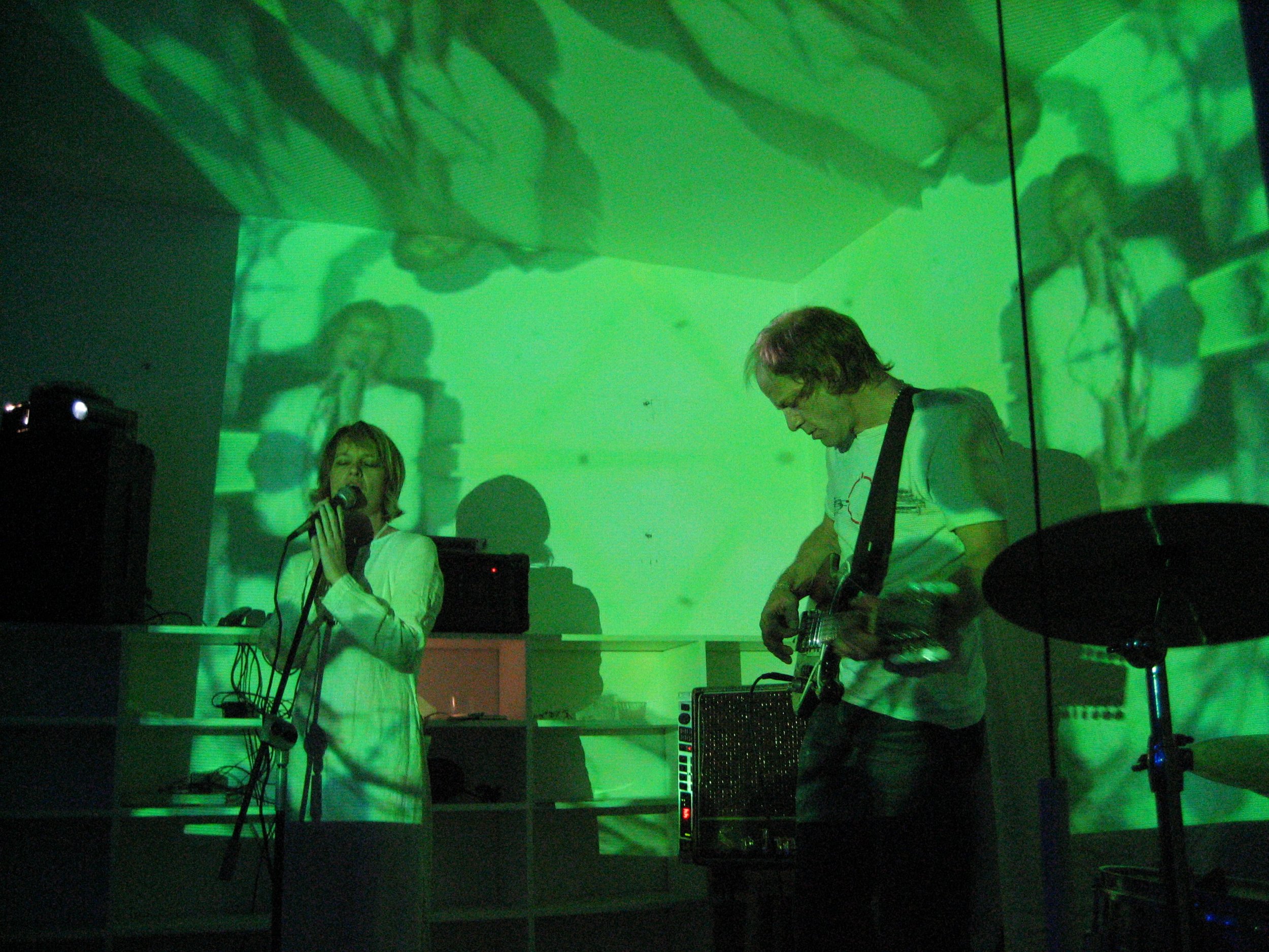 Viralux performing at Pullens Estate, South London 2007