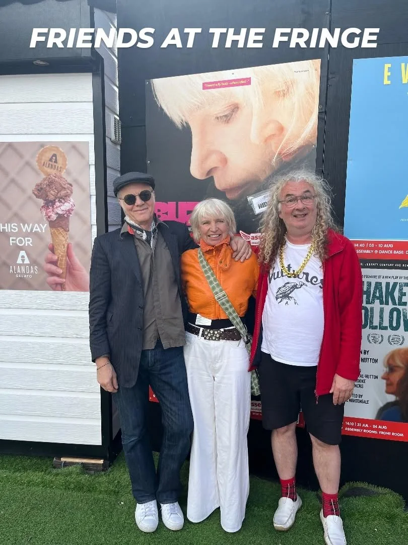 Thanks to the brilliant Gordon Dawson @creamguillotine who did the music for BUZZ and the genius artist Michael Curran and Louisa Minkin @solarist_projects (off camera). So touched by their presence at BUZZ. Great great friendship. 

#edfringe #BUZZt