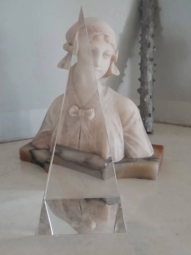 &quot;A continuous project altered daily.&quot;

#artefacts #discreetobjects #objectcompositions