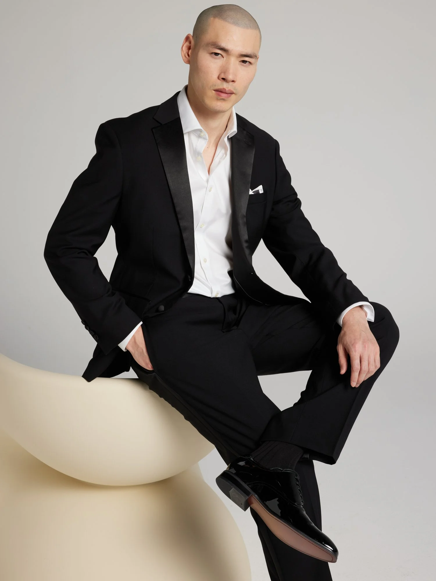 3X93_10_PRONTO_UOMO_PLATINUM_TUXEDO_JACKETS_FORMAL_ALT6_0037.jpg