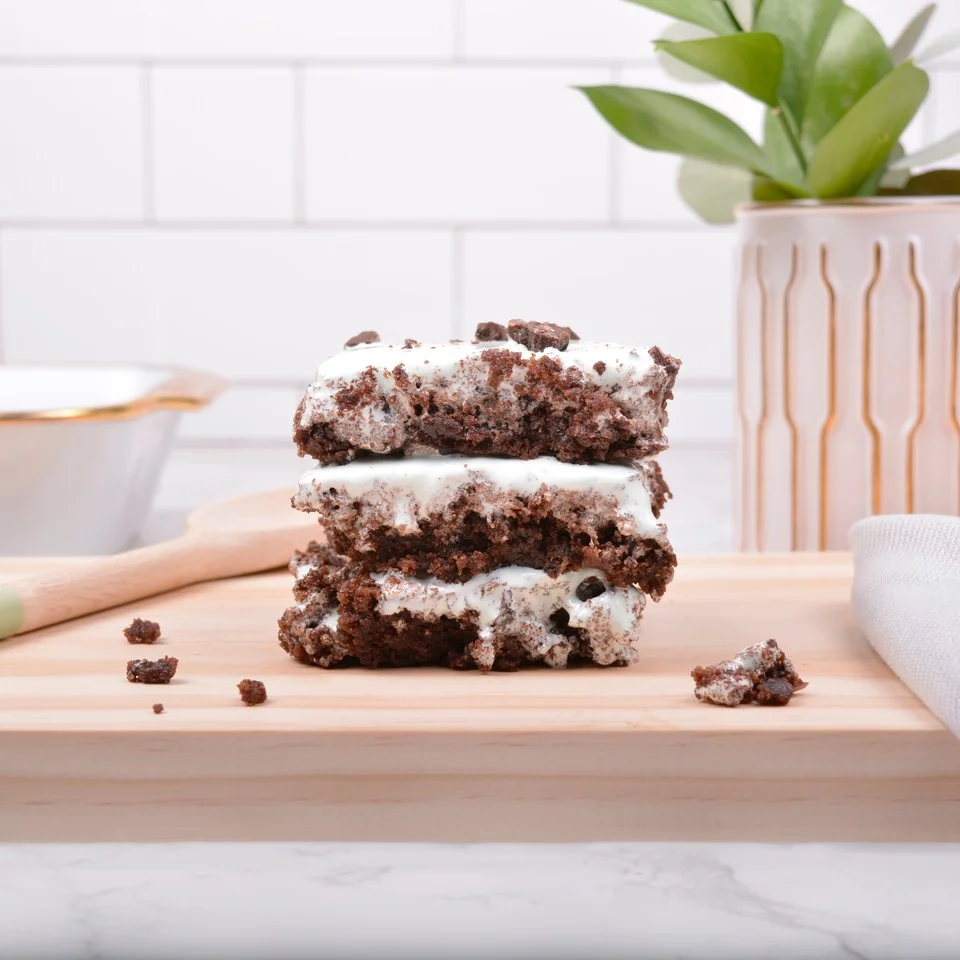 winter 2019 - chocolate mint brownies i made these brownies to help promote our new bar, mintfully brownie. these are chocolate brownies with mint marshmallow fluff toppings. i started taking a food photography course and started applying what i learned to these images.
