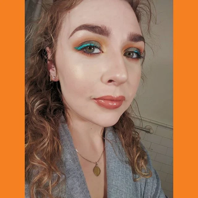Birdbox inspired beat 🐦 ⠀⠀⠀⠀⠀⠀⠀⠀⠀
⠀⠀⠀⠀⠀⠀⠀⠀⠀⠀
Product breakdown
*
Face: @maccosmetics Face &amp; Body Foundation, 
@toofaced Born This Way Concealer, @maccosmetics Studio Fix Sculpt &amp; Shape Palette, 
@physiciansformula Butter Bronzer, @lauramerci