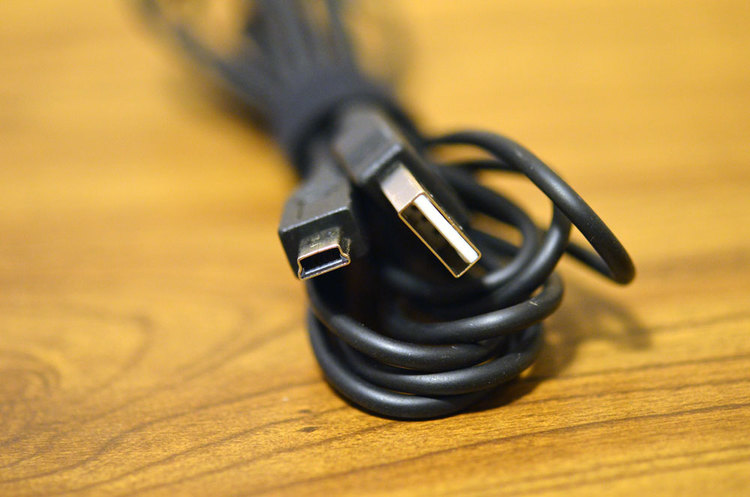 The included Standard-USB-to-Mini-SUB cable.