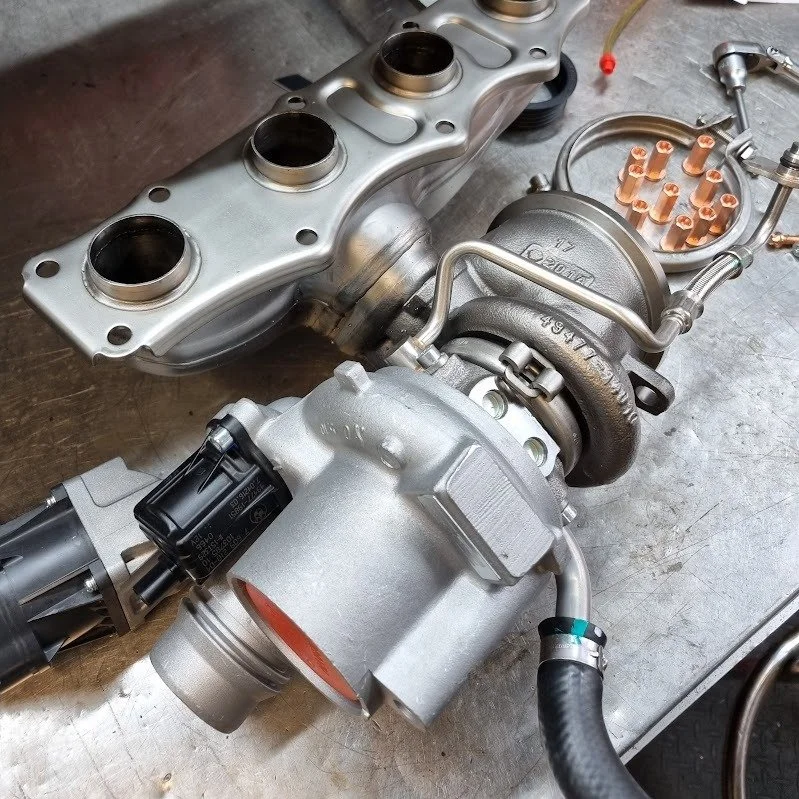 💨 Ny turbo, ny kraft!
Den h&auml;r skinande nya turbon &auml;r redo att ge bilen nytt liv ⚙️🔥

Hos Bil &amp; Motorteknik byter och servar vi turbos med precision och kvalitet!

#BilOchMotorteknik #Turbo #Boost #CarRepair #Huddinge #Bilservice #Verk