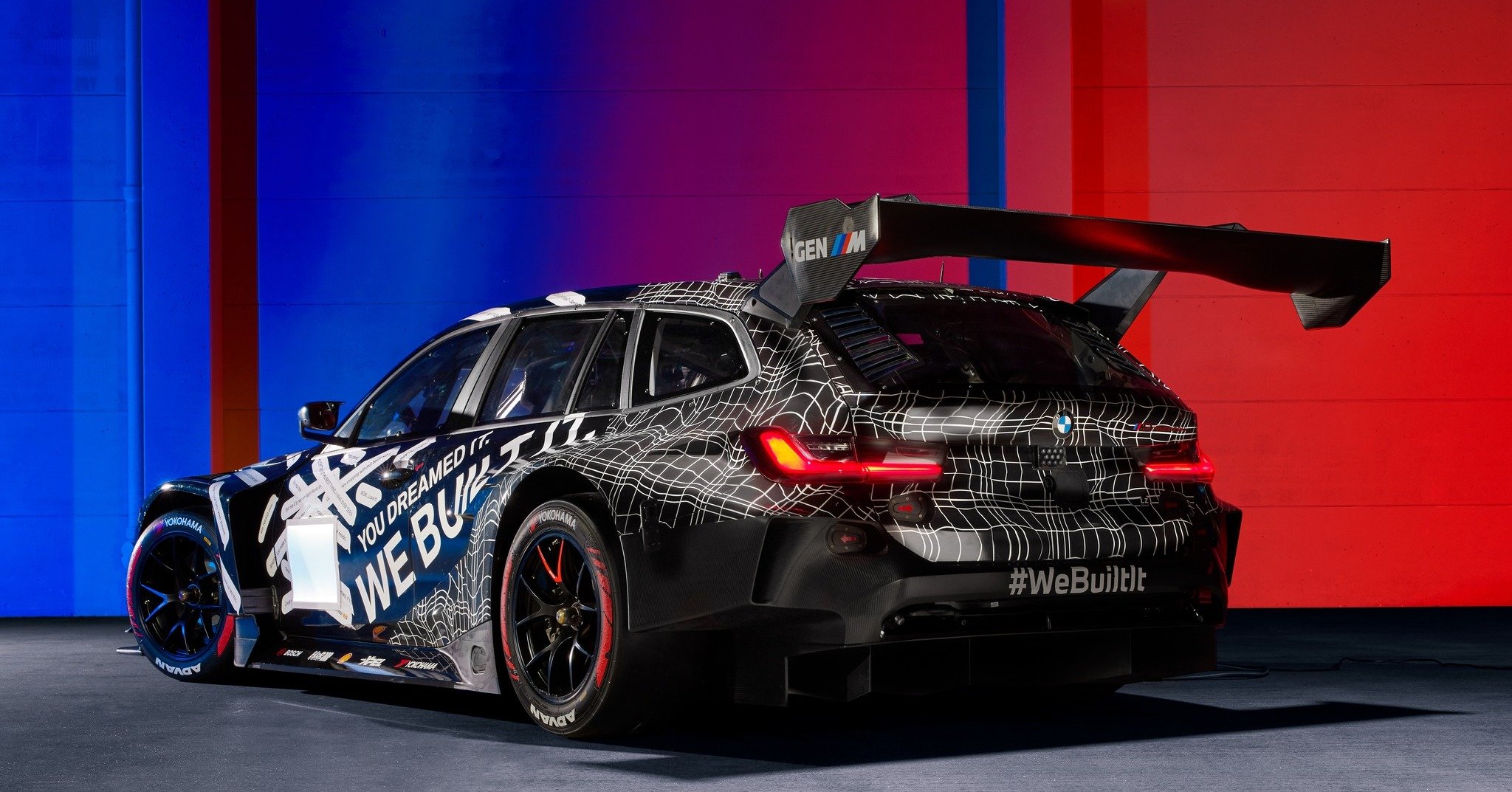 Aprilsk&auml;mtet som blev verklighet&hellip; eller till och med dr&ouml;mbil? 😎

BMW M3 Touring byggd av @bmwmmotorsport  f&ouml;r N&uuml;rburgring 24h 🏁

Kombi + racing = 🔥
Vi gillar det skarpt!

#BilOchMotorteknik #BMWM #M3Touring #Nurburgring2