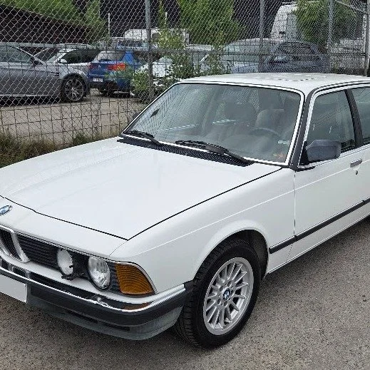 🚘✨ Familjens BMW 7-serie &auml;r tillbaka i toppskick.

Helrekond, renoverad AC, genomg&aring;ng och ny besiktning &ndash; nu &auml;r den redo f&ouml;r nya &auml;ventyr och m&aring;nga fler mil p&aring; v&auml;garna. 🙌

#BMW #BMW7Series #BMWClassic