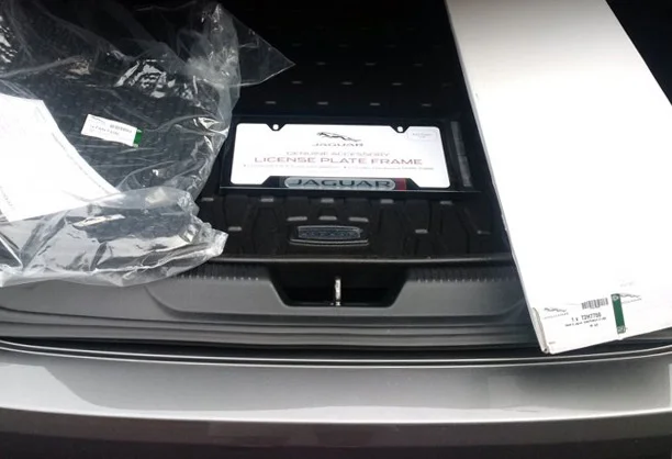 Jaguar-XE-Port.jpg