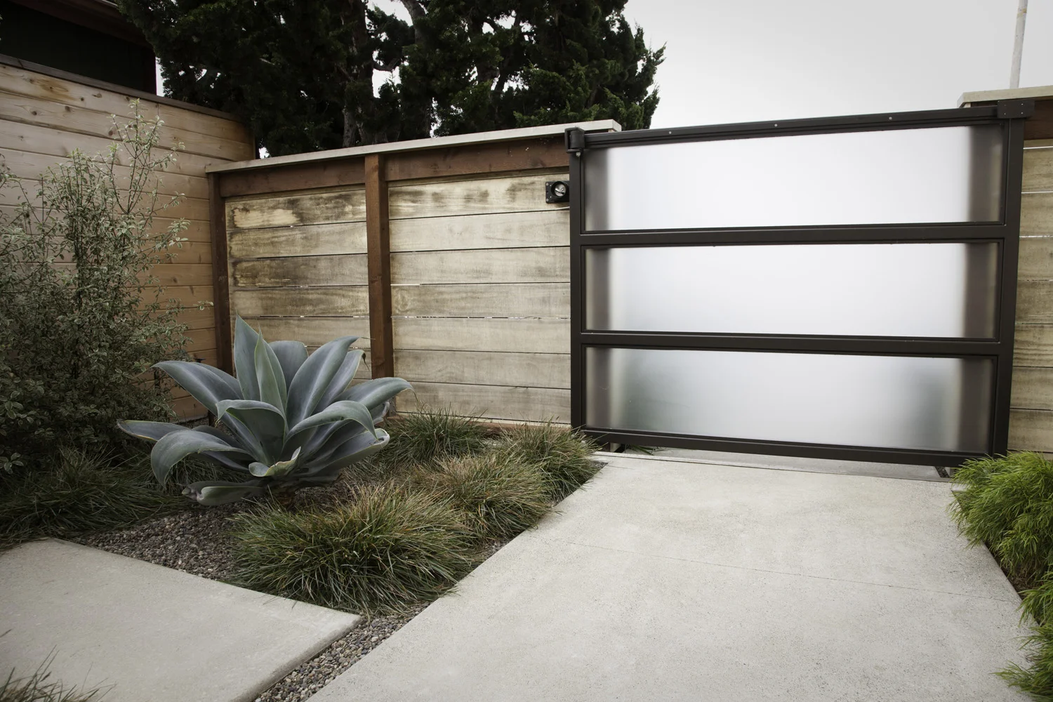Design by Jeffrey Gordon Smith | Concrete Work by O’Shea Construction