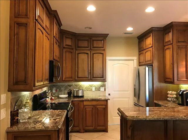 Kitchen 2.JPG