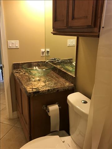 Guest bath 1.JPG