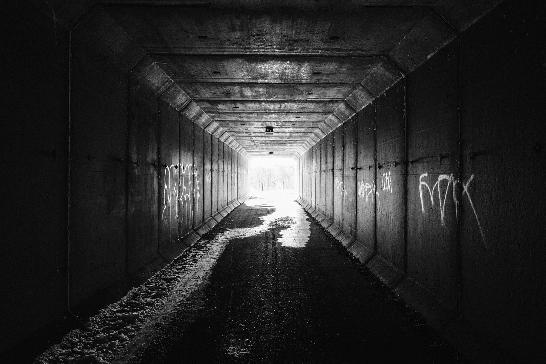 FUJIFILM_XT4_18f14WR_stpaul bike tunnel winter-9841_1800.jpg