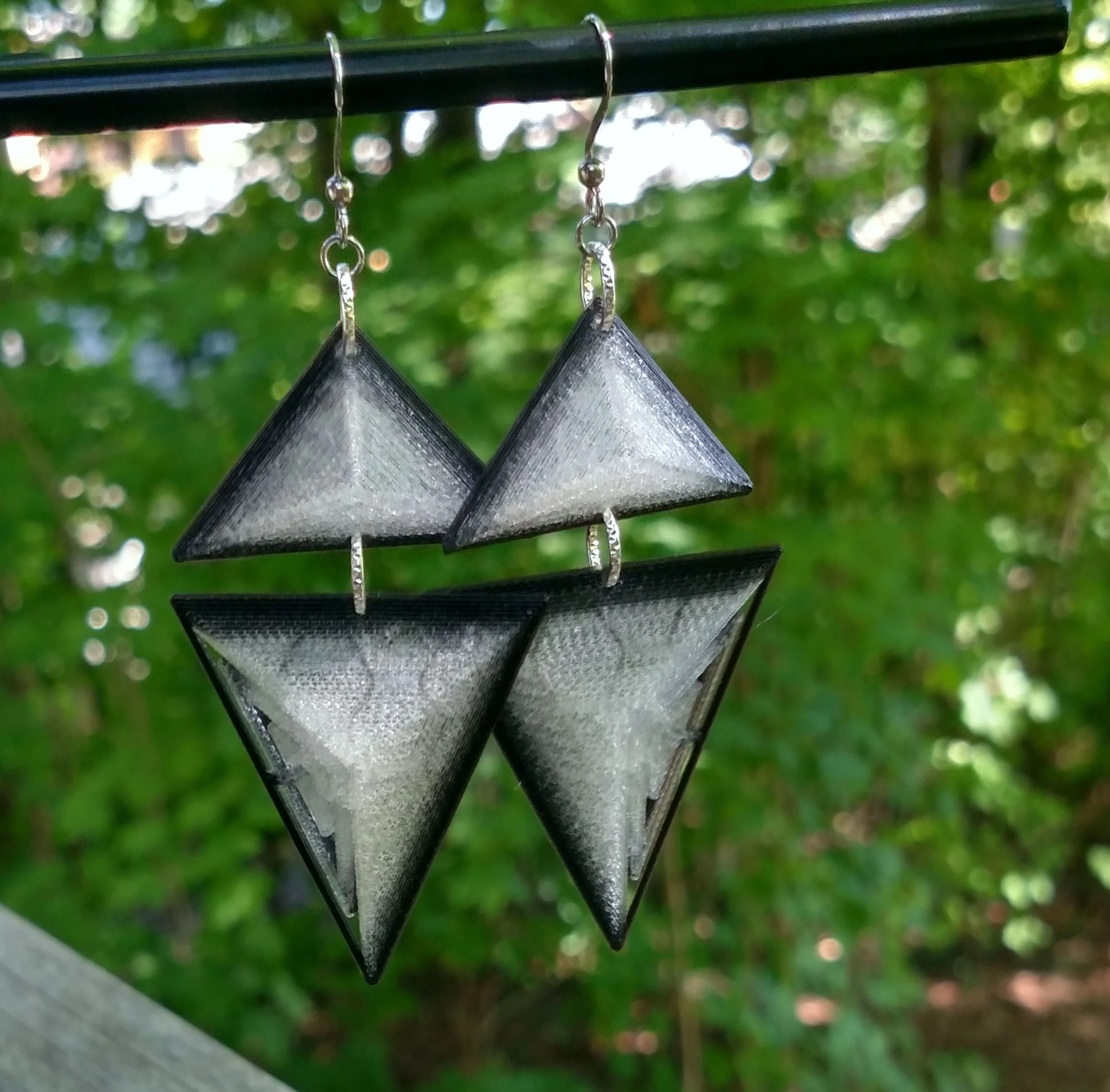 Geo Bold BLACK to Clear Natural o0Ombre0Oo Silver Links PLA green.jpg