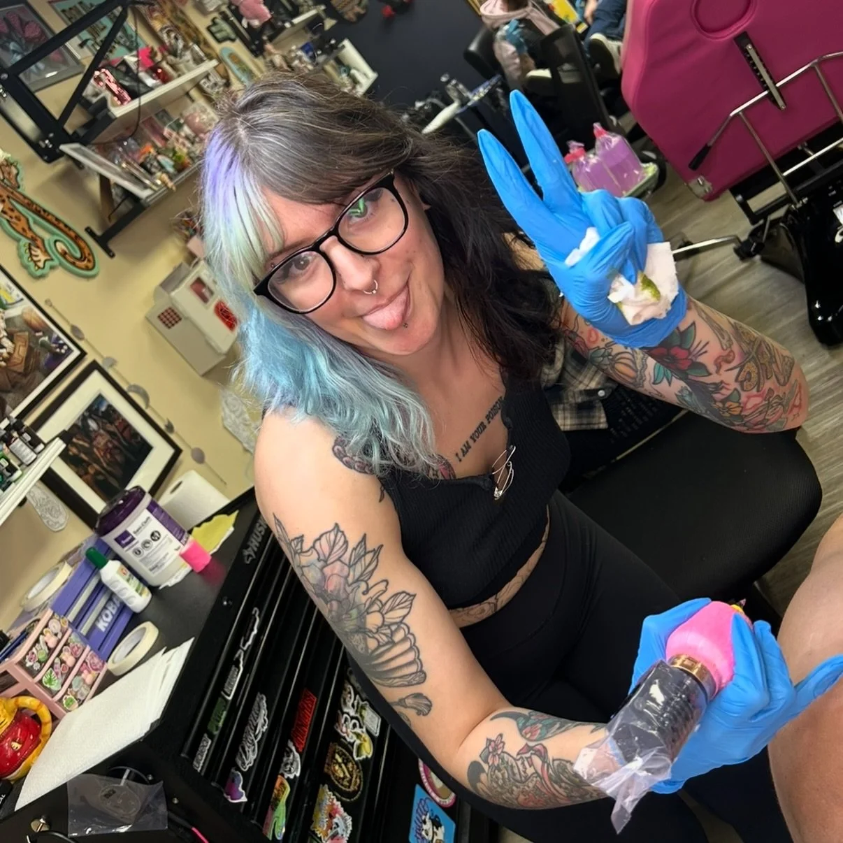 Hi friends, it&rsquo;s Hailey! 💕
I&rsquo;ve got availability to tattoo YOU today and the rest of the week! 🌟

Whether you&rsquo;ve got a design in mind or want to pick from my stash of fun, glittery flash &mdash; walk-ins are totally welcome! 🦄✨ C