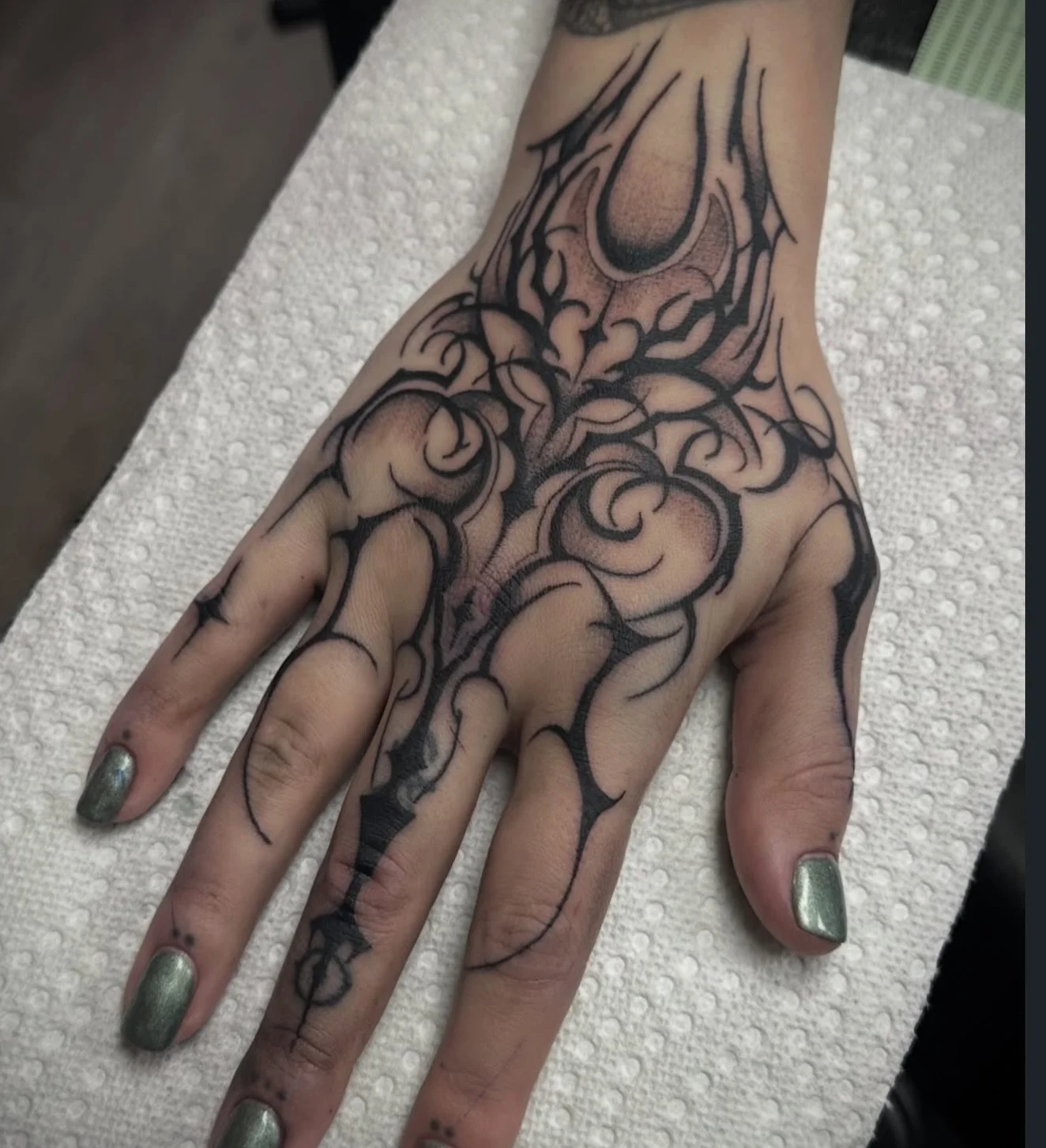 Super cool hand piece done by Clay!
