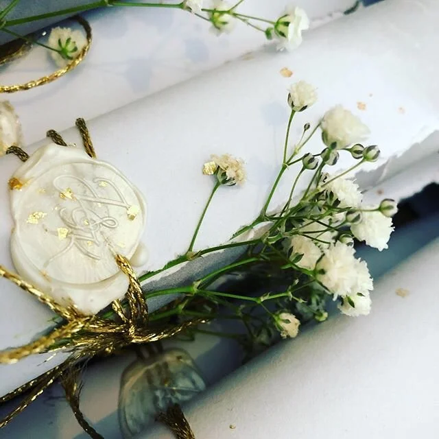 Sneak peak at a whole load of gorgeousness need to get some lovely pics of these invites to share with you all. 🤍 🌿💚 #customwaxseal #bespokeinvitations #bestiesgettingmarried