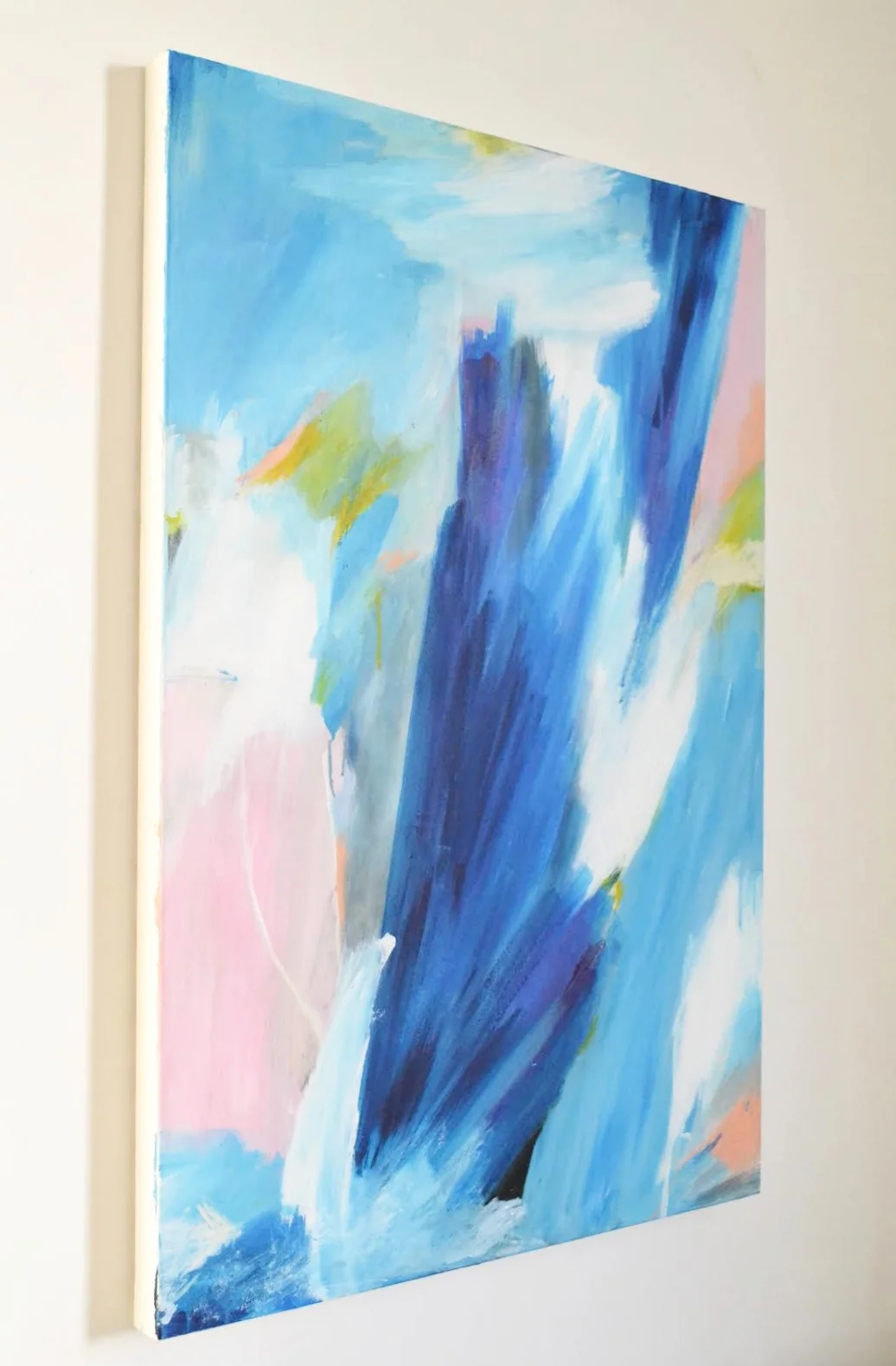 measures 95cm x 73cm