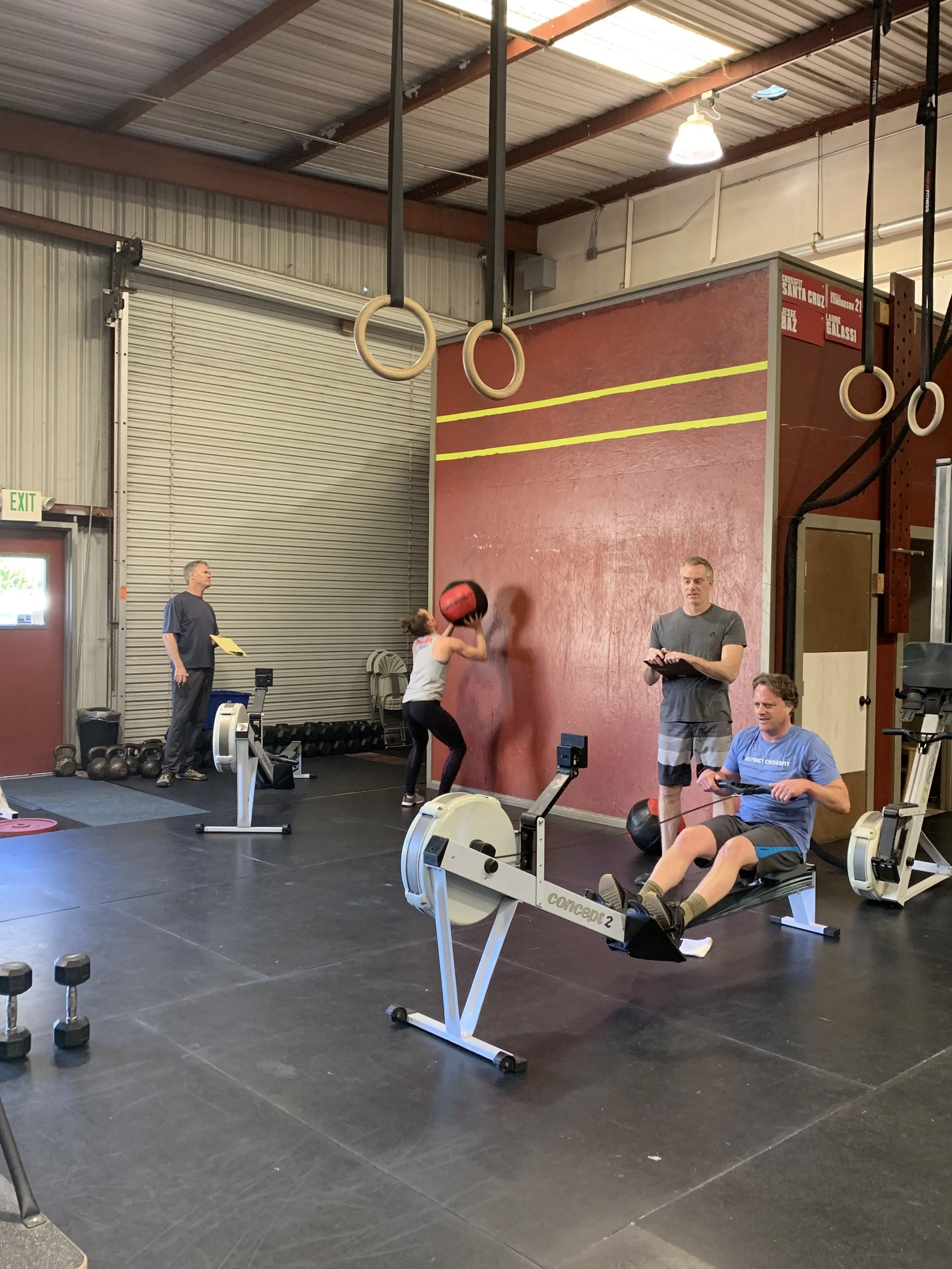 The 10 a.m. class doing Open Workout 19.1