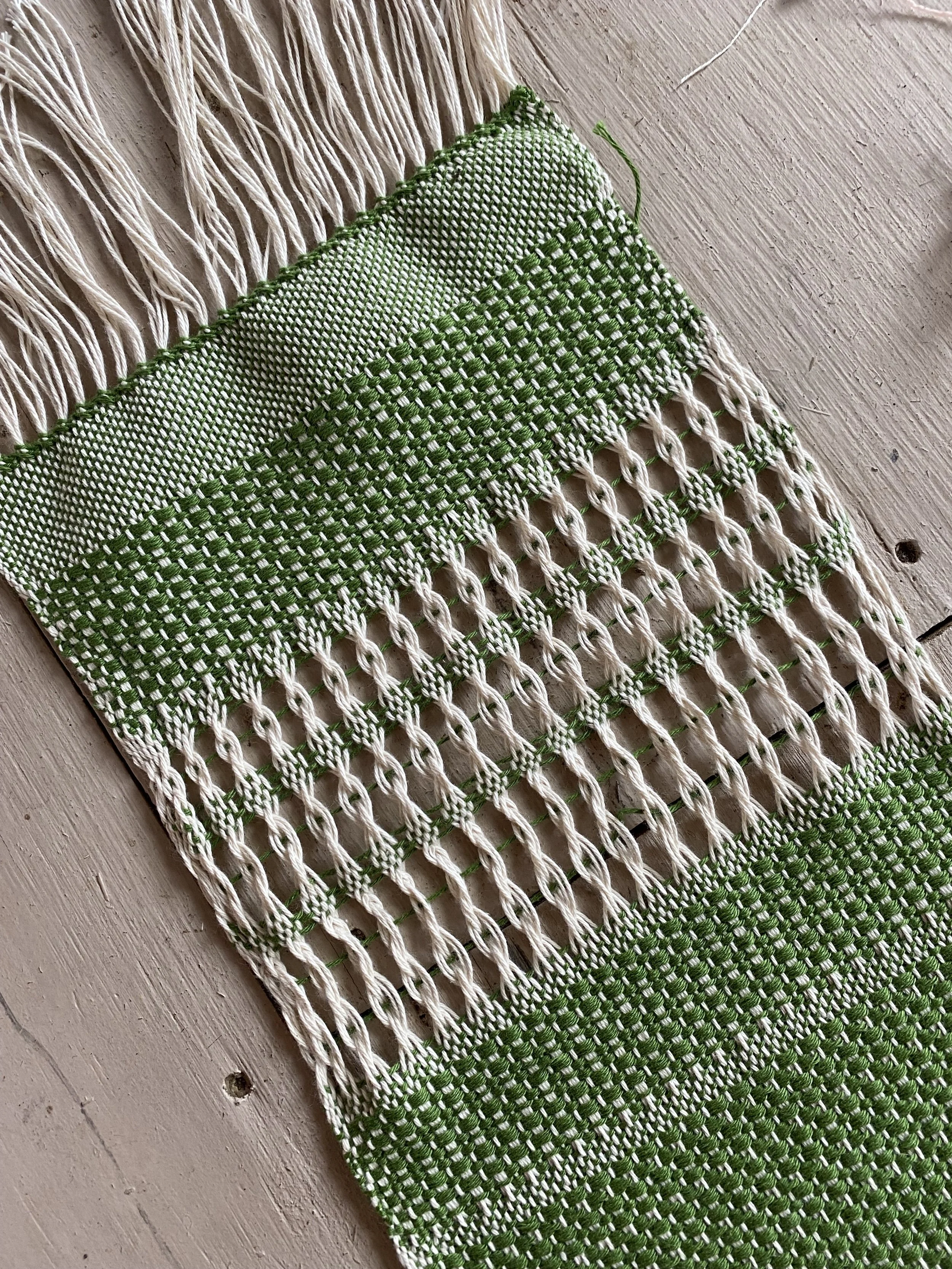 weaving by Ngyuget
