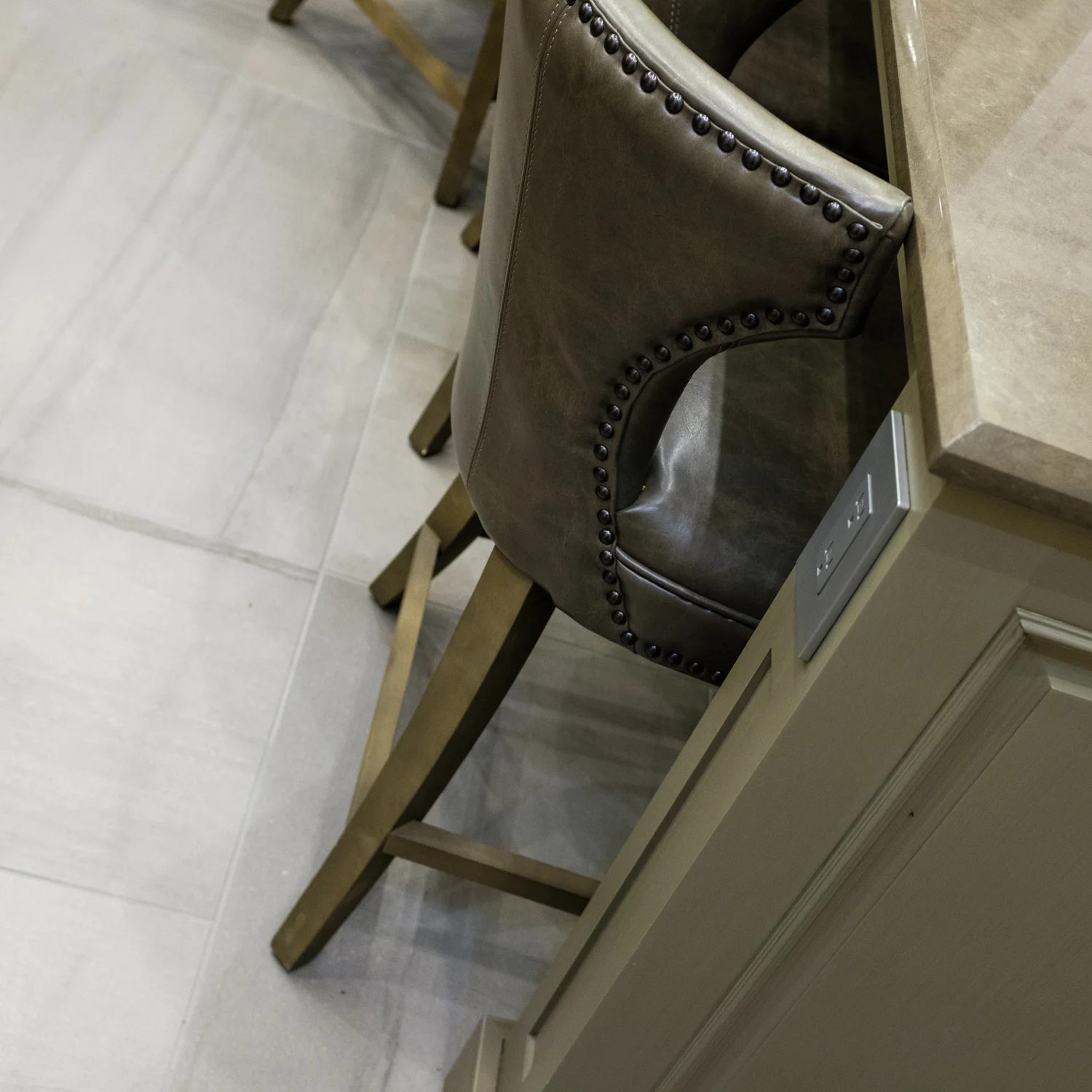 light gray ceramic tile