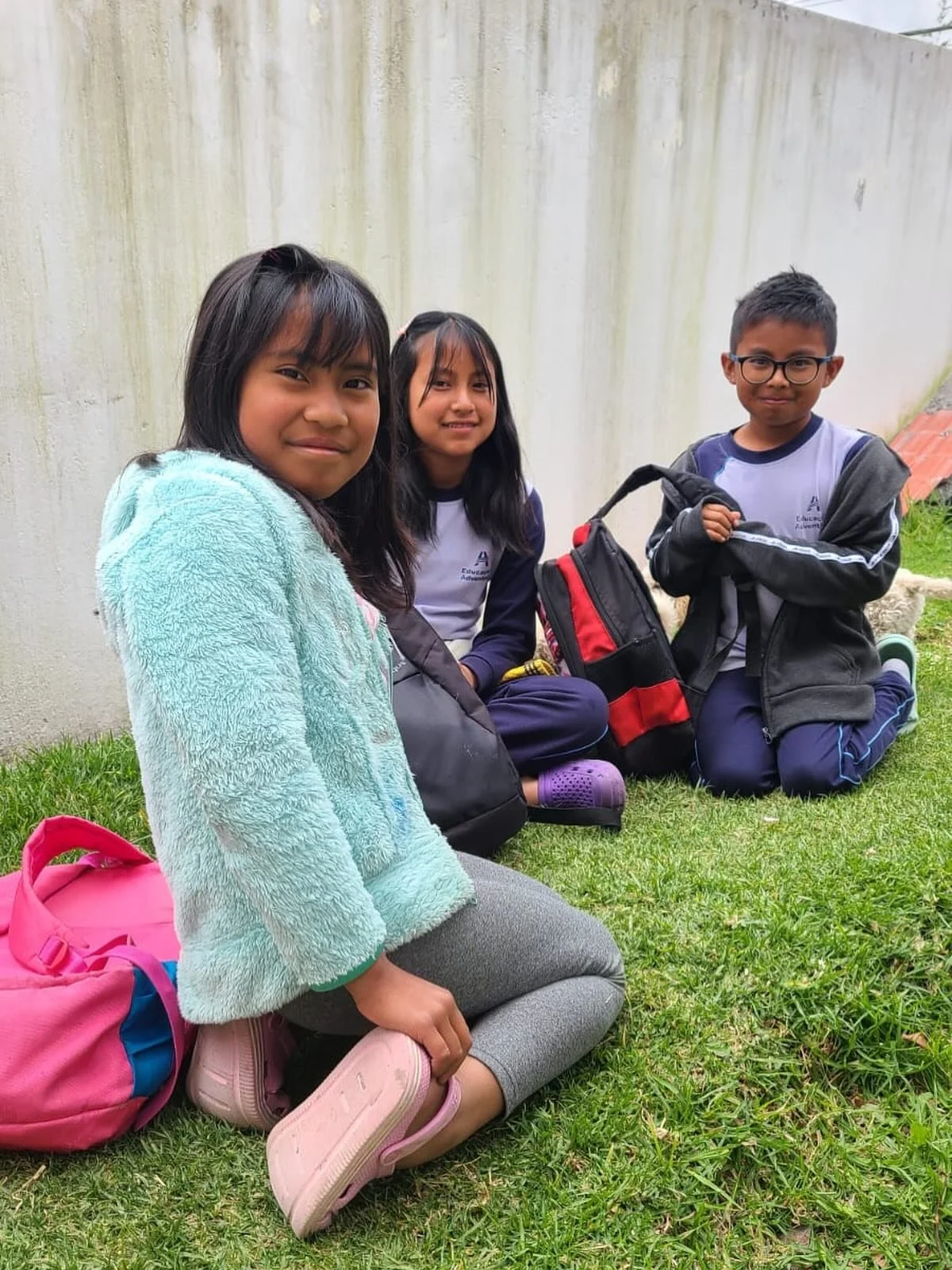 Meet Naima, Mia, and Max, Cofan students who just arrived home from school in Quito. Their fathers are participants in the higher education program in Quito.  Children and parents both receive scholarships to study so that all the family benefits fro