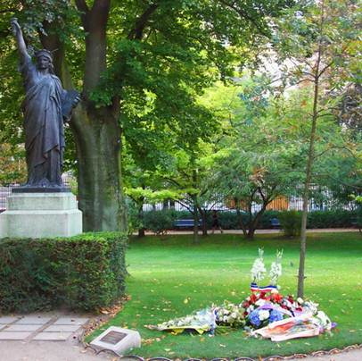 Luxembourg Gardens Memorial Oak Tree - Paris, France