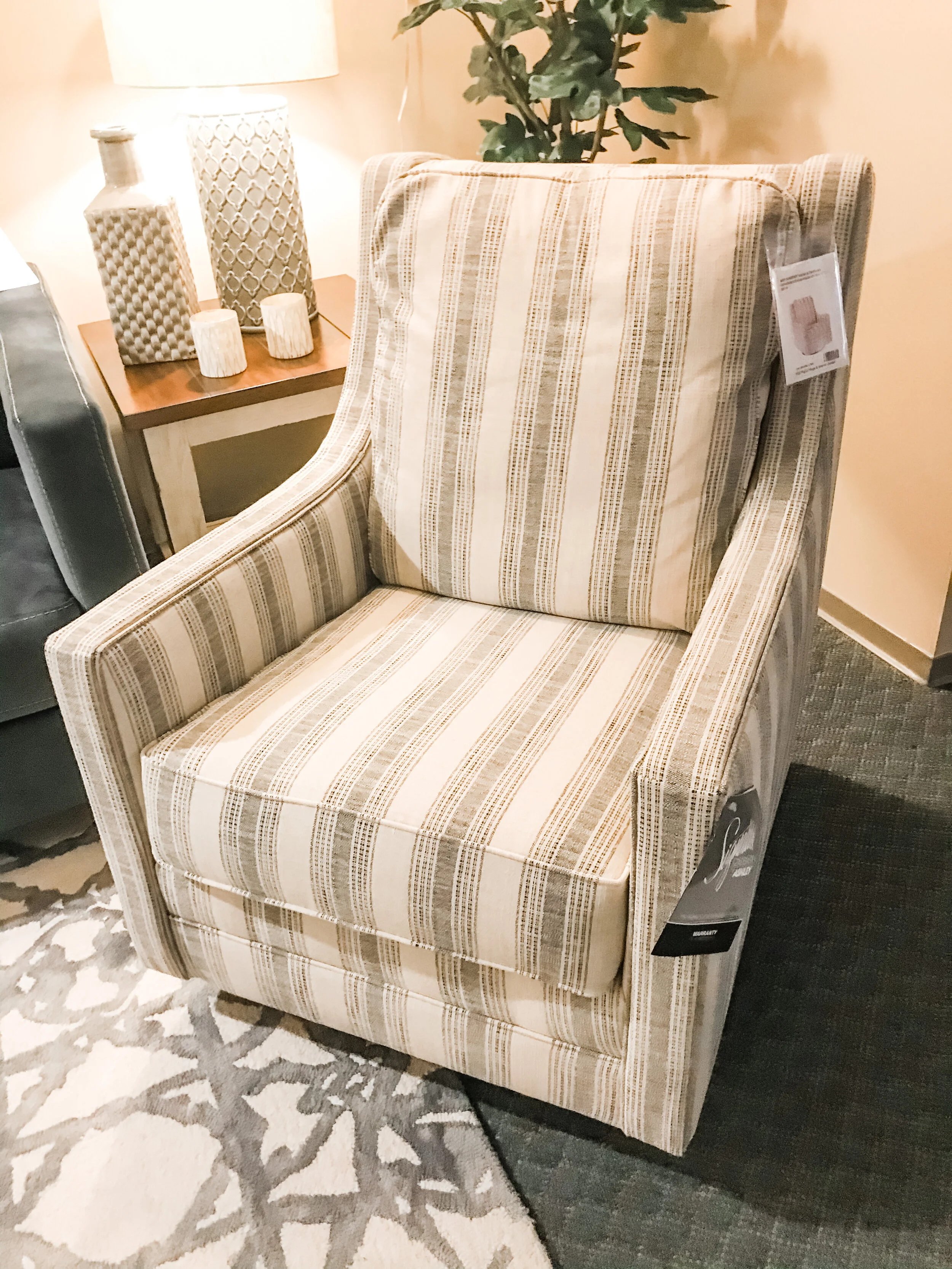 A88D5253-B0D2-4476-94A1-15F4B180EE69