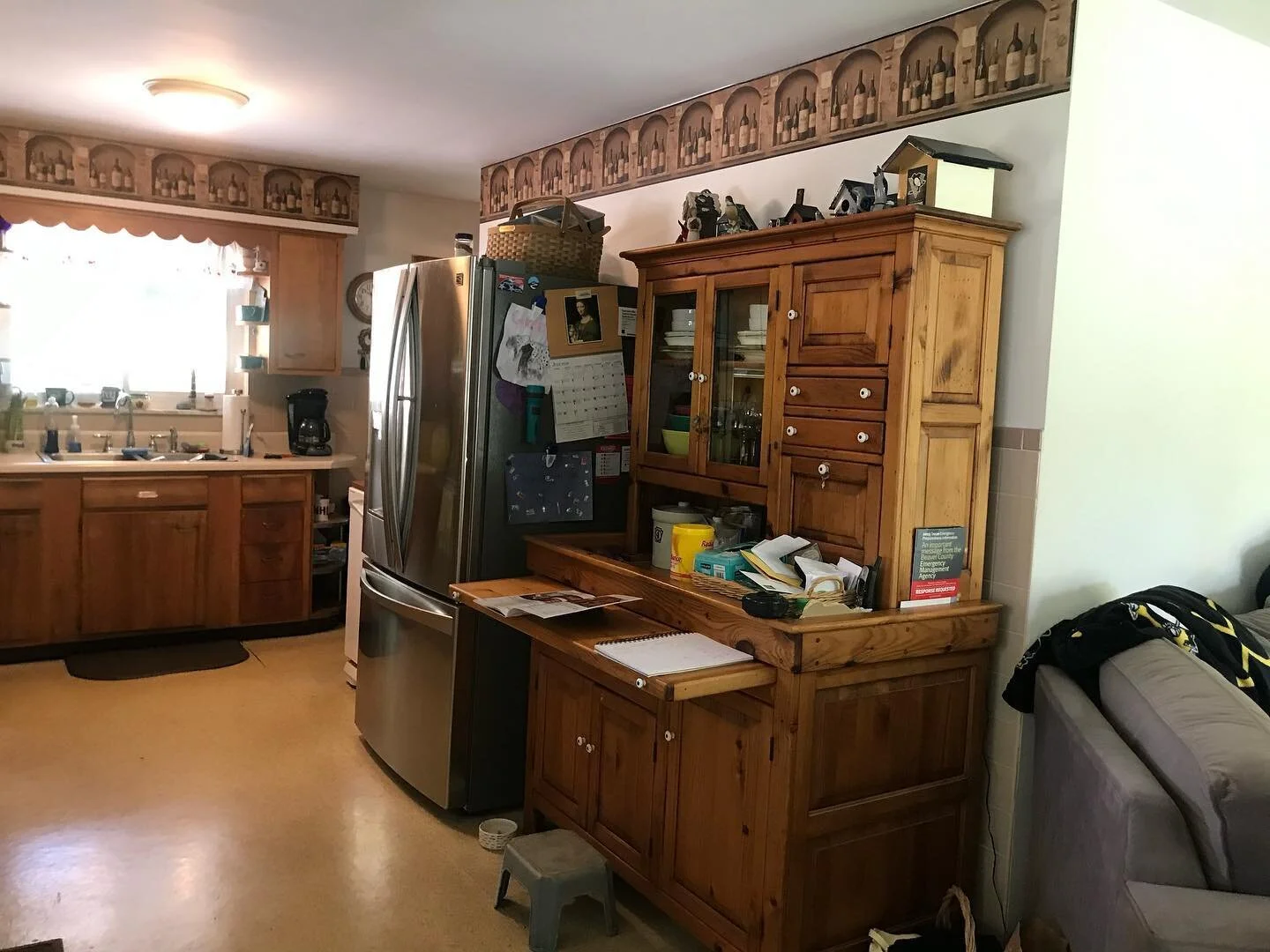 One more stunning #beforeandafter shot for you of this #kitchenremodel in Chippewa Twp!

#kitchensofinstagram #beavercountypa #pittsburgh #pittsburghinteriordesign #womanownedbusiness #smallbusiness #shoplocal #beaverfalls #beaverfallspa #hutchandhom